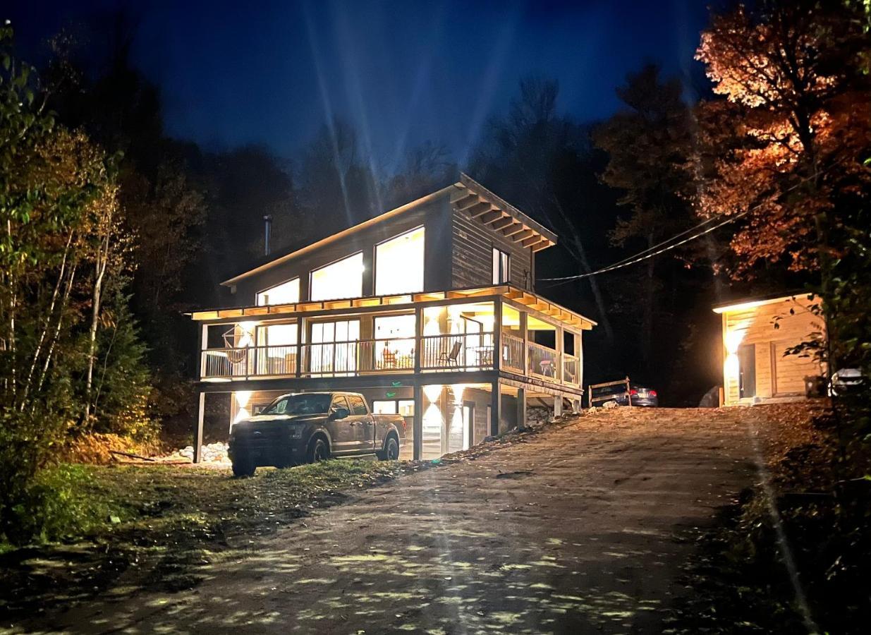 Le Venerable Villa LʼAnse-Saint-Jean Екстериор снимка